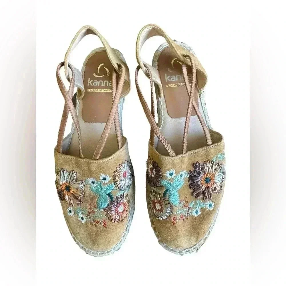 Kanna Women's Slip-On Embroidered 
